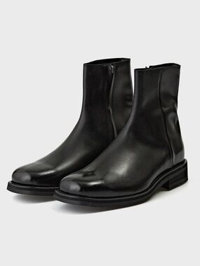 JosephT Maro boots. Never worn
US size: 11